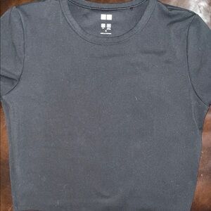 Uniqlo Black Short Sleeve Women's Tee